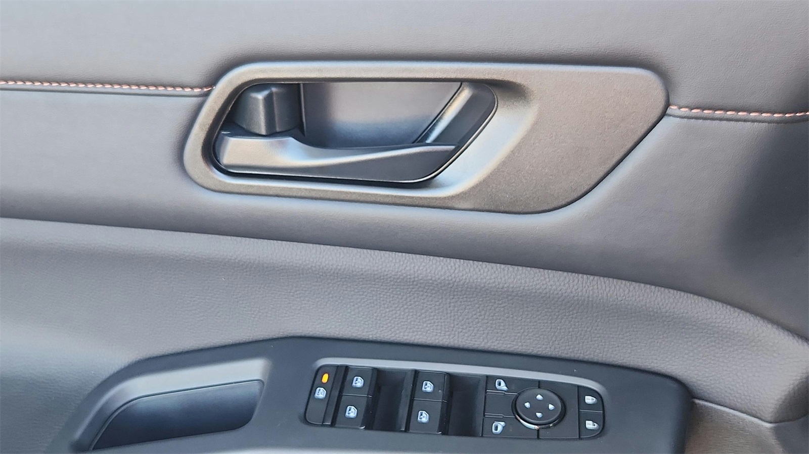 Vehicle image 15 of 30