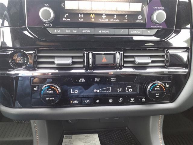 Vehicle image 14 of 15