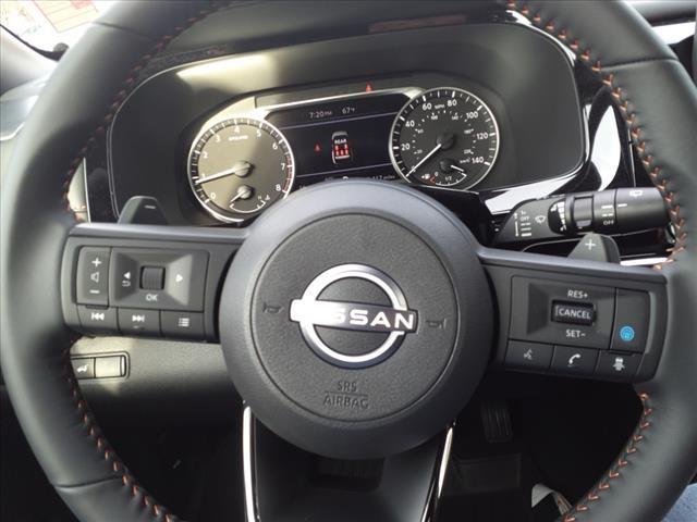 Vehicle image 11 of 15