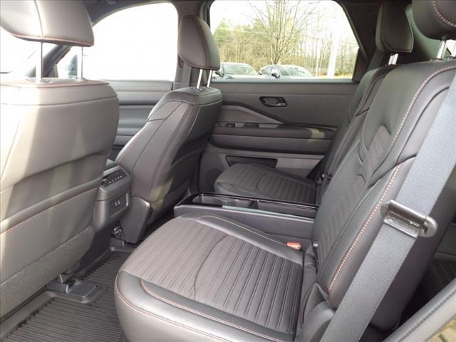 Vehicle image 8 of 15