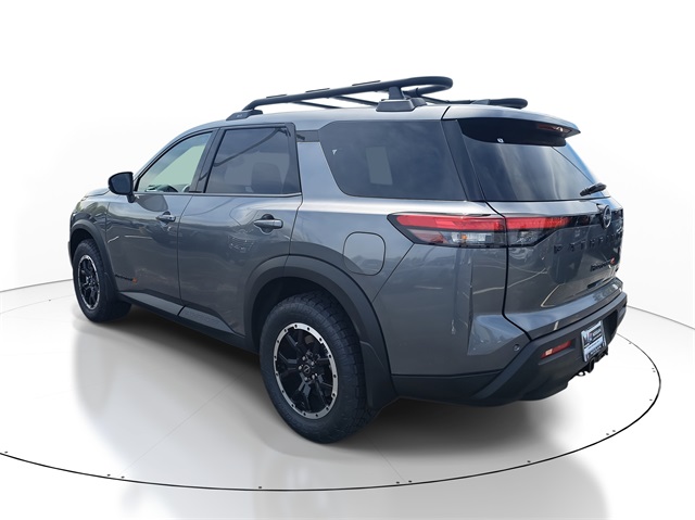 Vehicle image 4 of 10