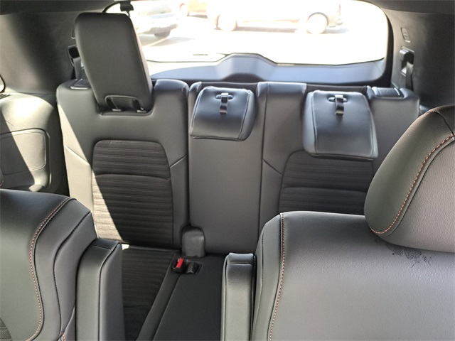 Vehicle image 6 of 10