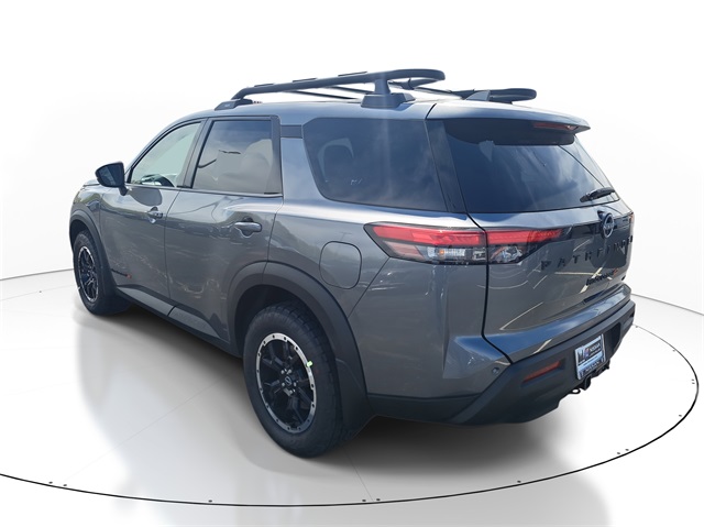 Vehicle image 4 of 10