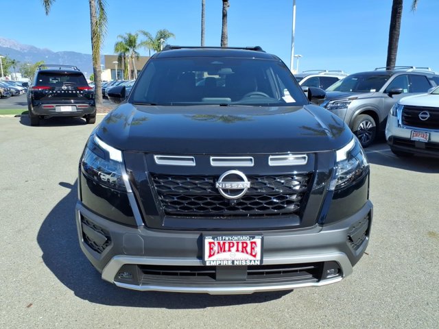 2025 Nissan Pathfinder Rock Creek Image 2 of 13