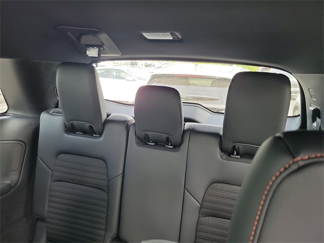 Vehicle image 9 of 10