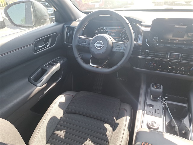 Vehicle image 7 of 10