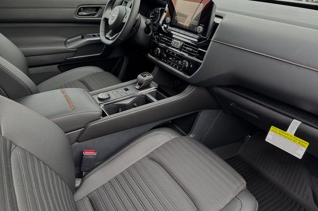 Vehicle image 15 of 20