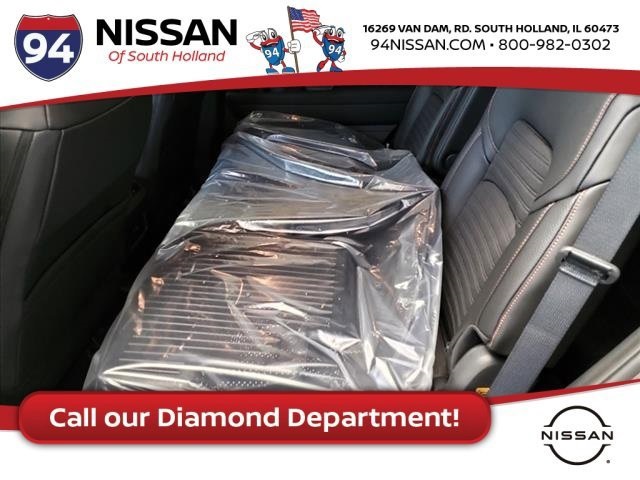 Vehicle image 13 of 21