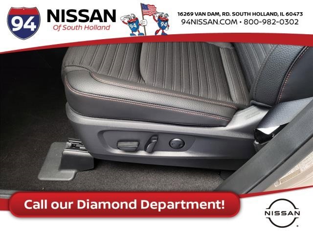 Vehicle image 12 of 21