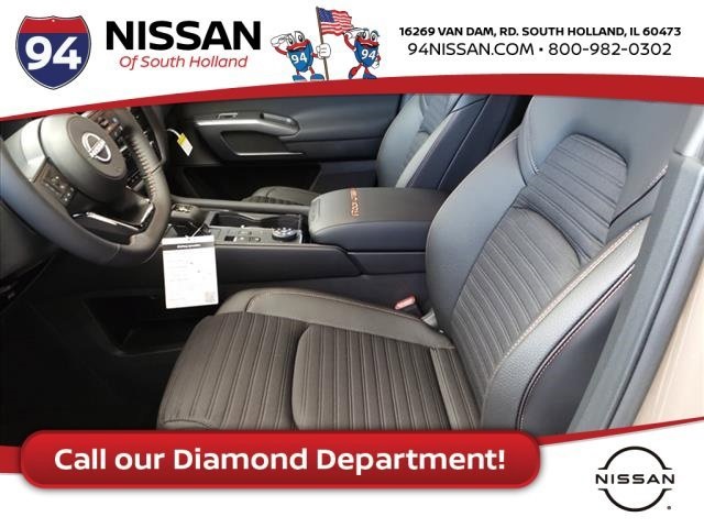 Vehicle image 11 of 21