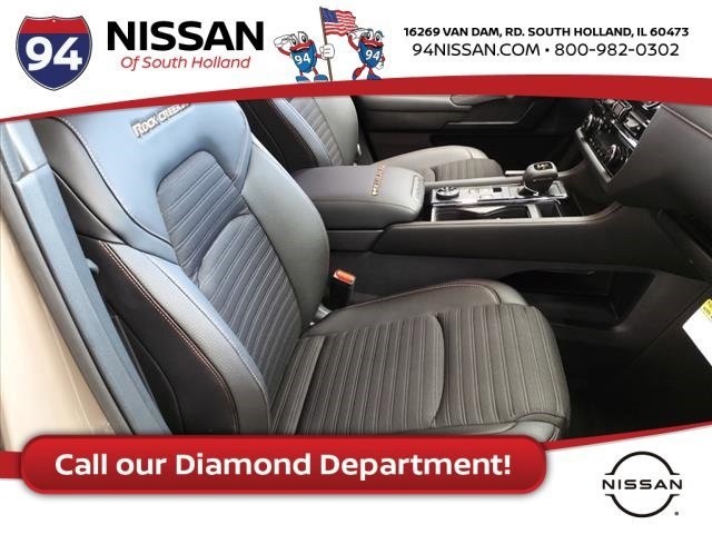 Vehicle image 16 of 21