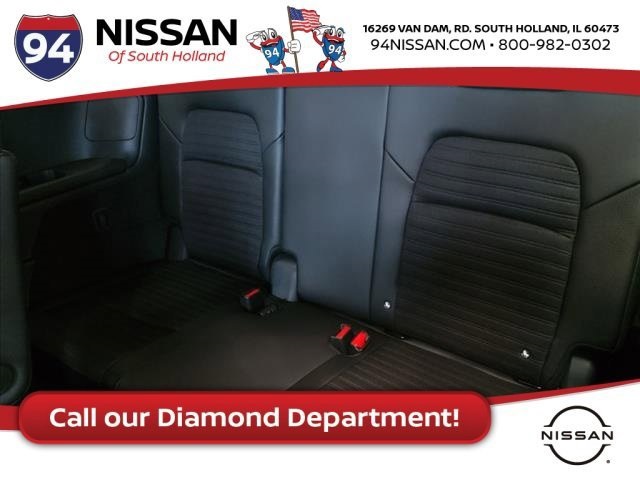 Vehicle image 7 of 21