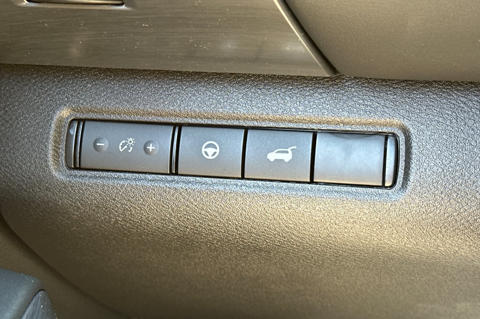 Vehicle image 28 of 36