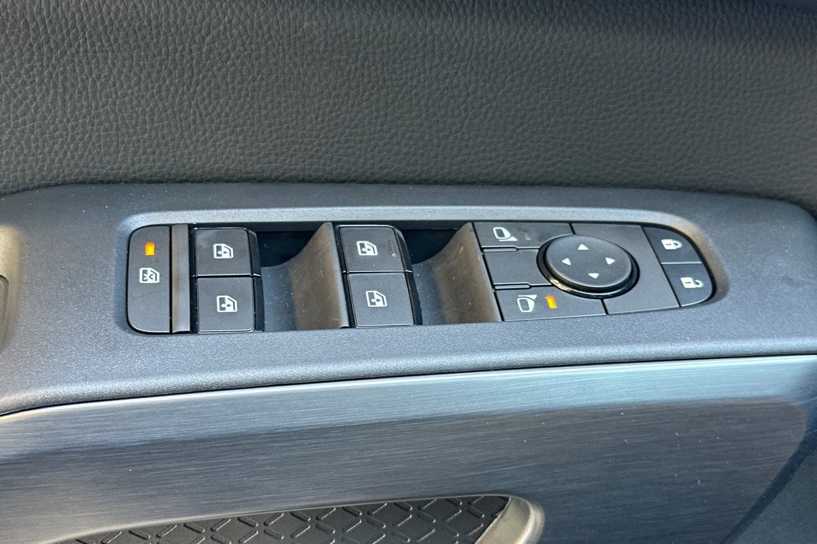 Vehicle image 29 of 36