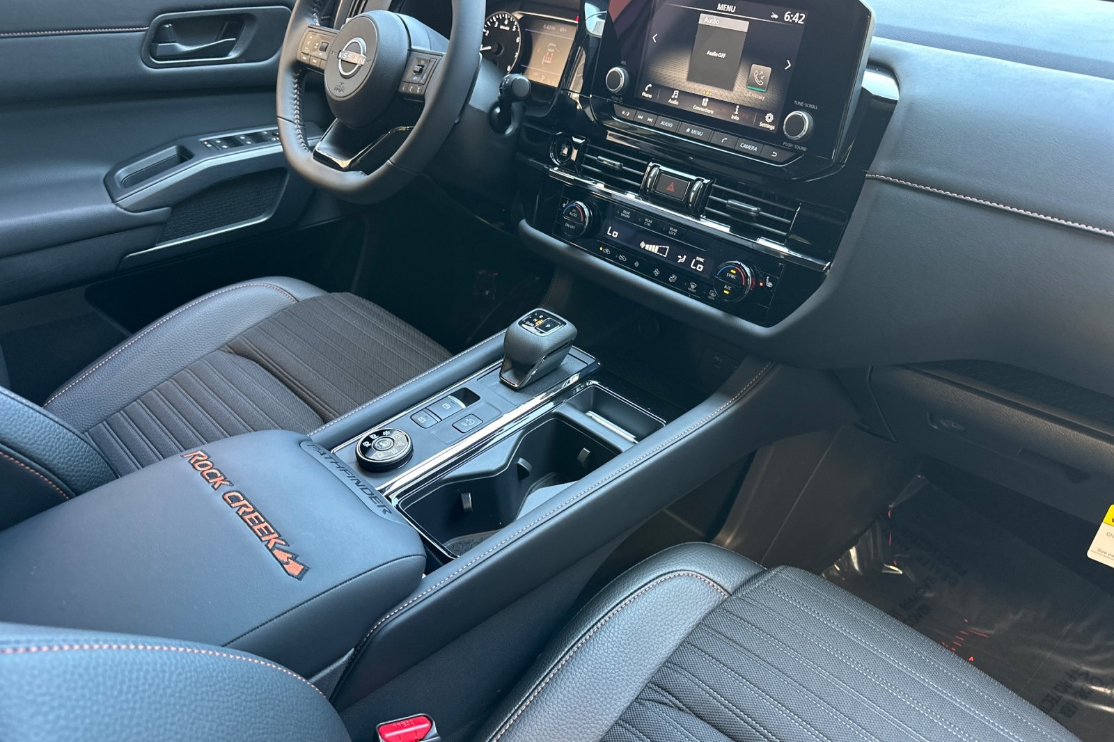 Vehicle image 22 of 36