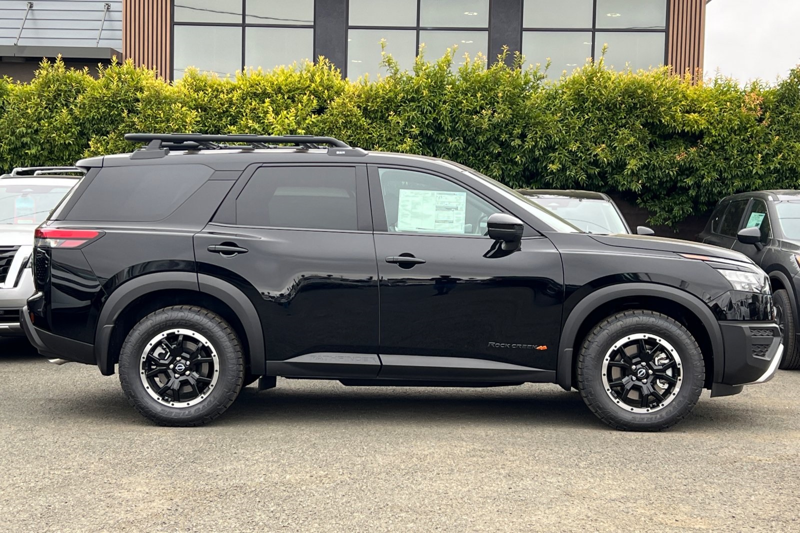 Vehicle image 4 of 25