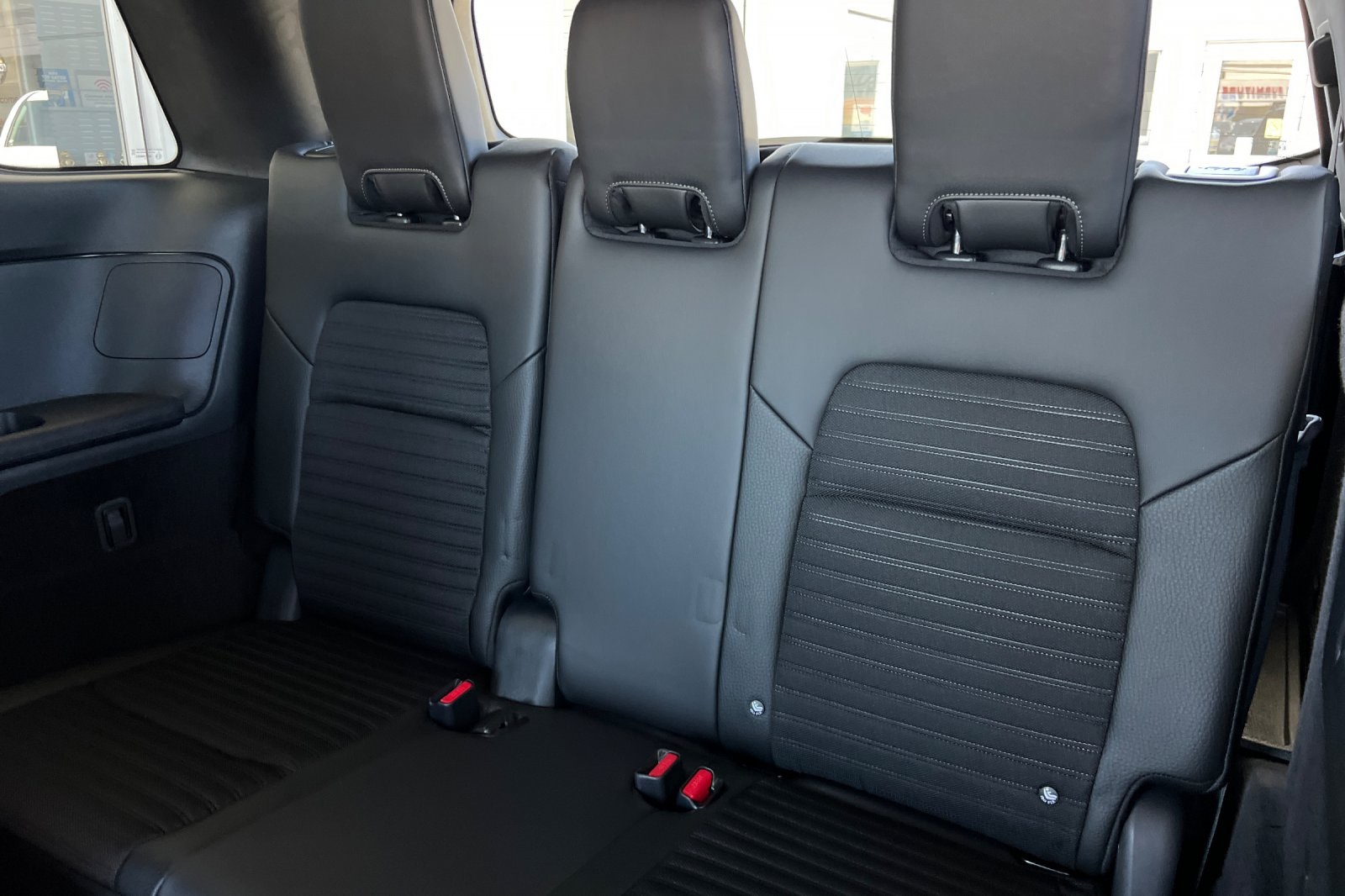 Vehicle image 8 of 25
