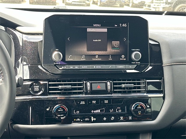 Vehicle image 11 of 18