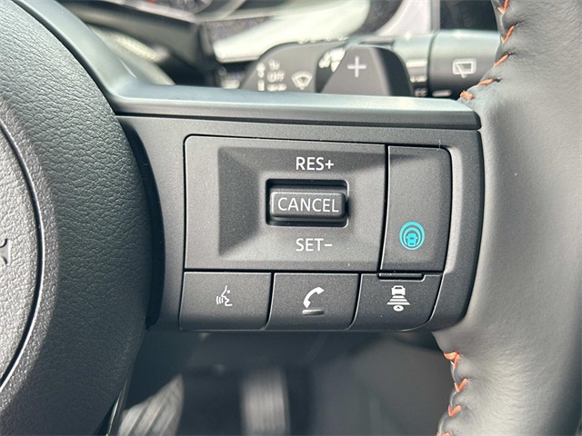 Vehicle image 14 of 18