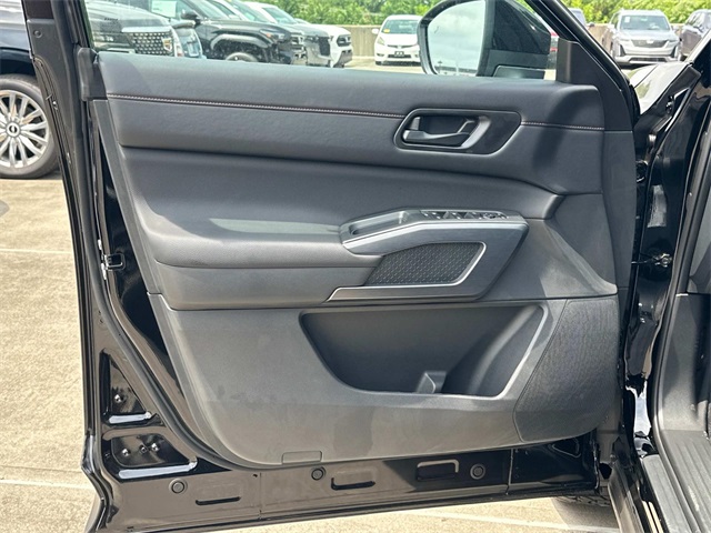 Vehicle image 18 of 18