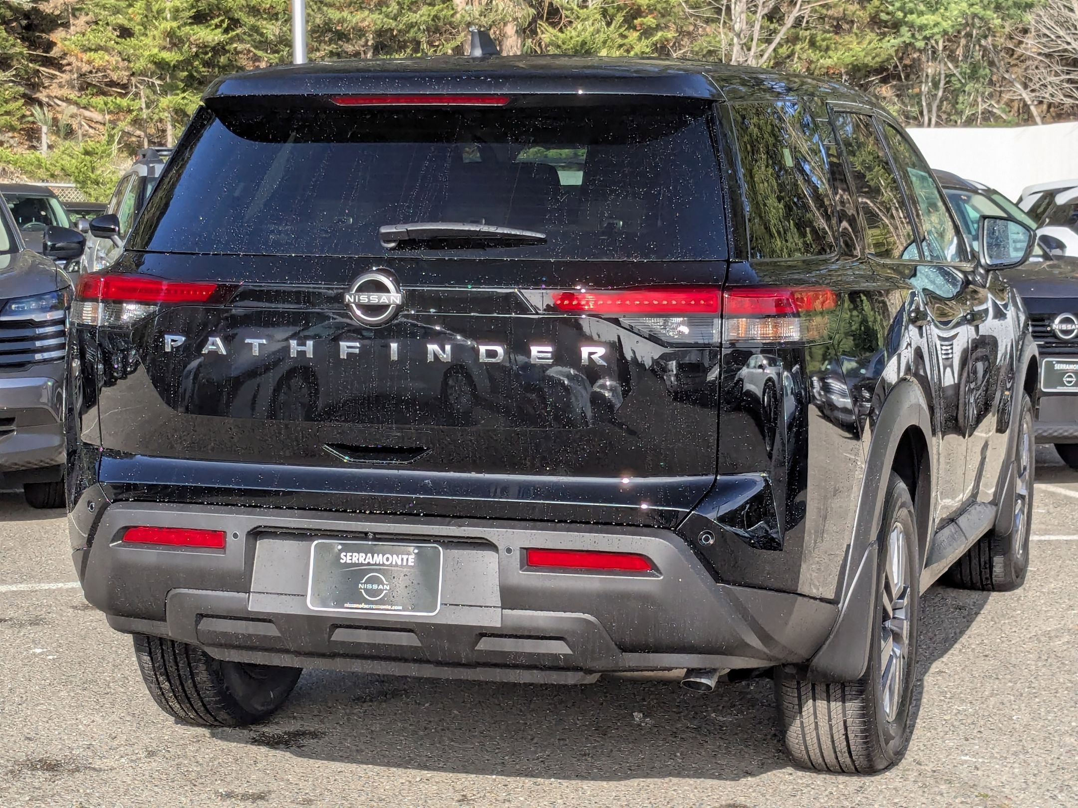 2025 Nissan Pathfinder S Image 5 of 27