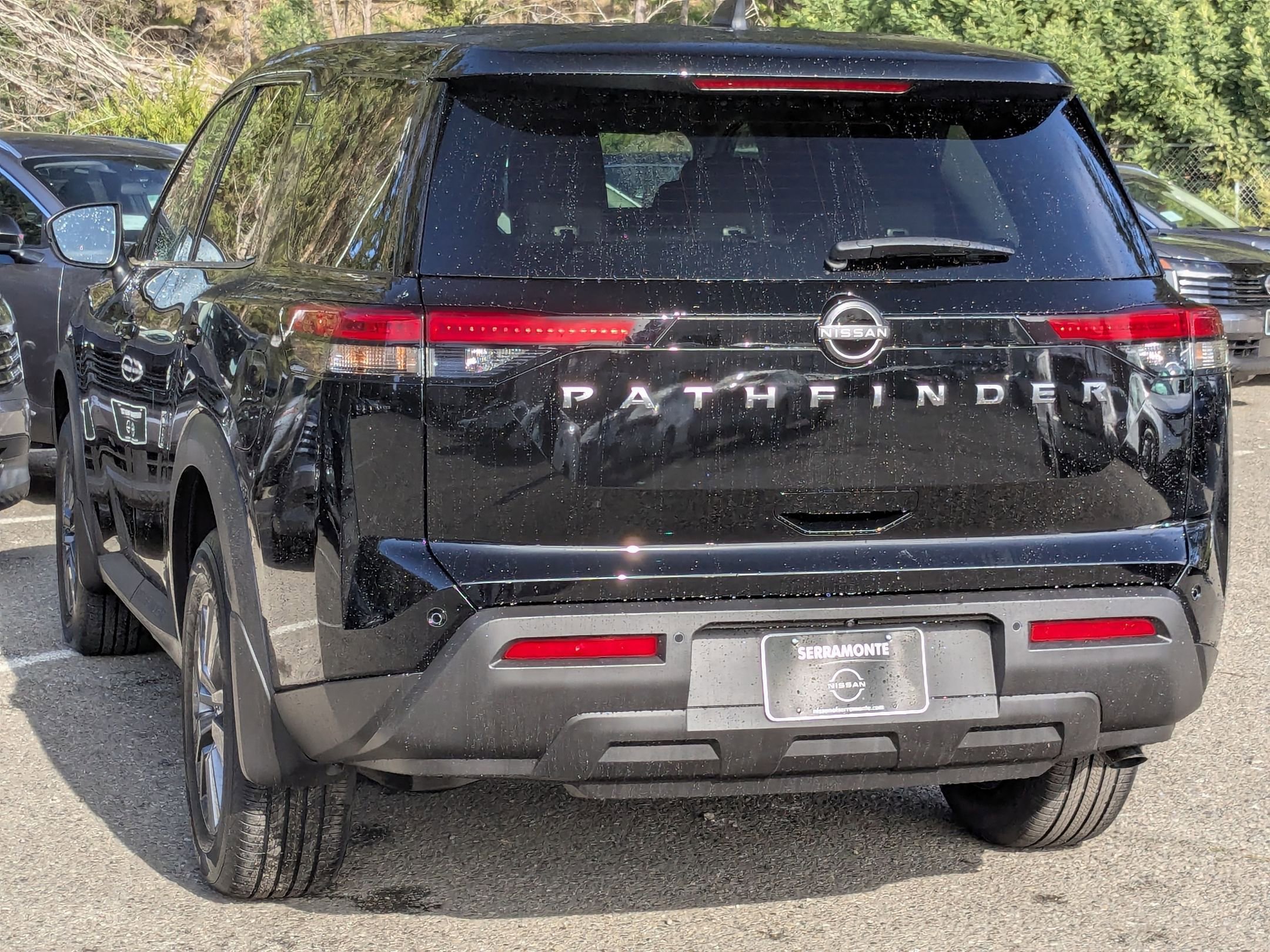 2025 Nissan Pathfinder S Image 8 of 27