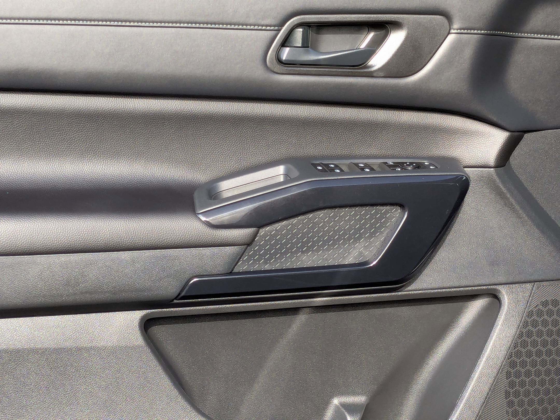 2025 Nissan Pathfinder S Image 19 of 27