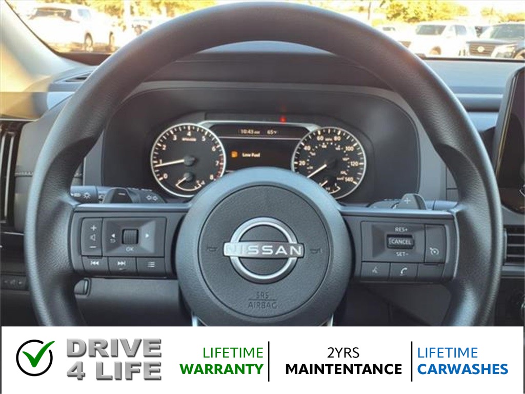 Vehicle image 22 of 24