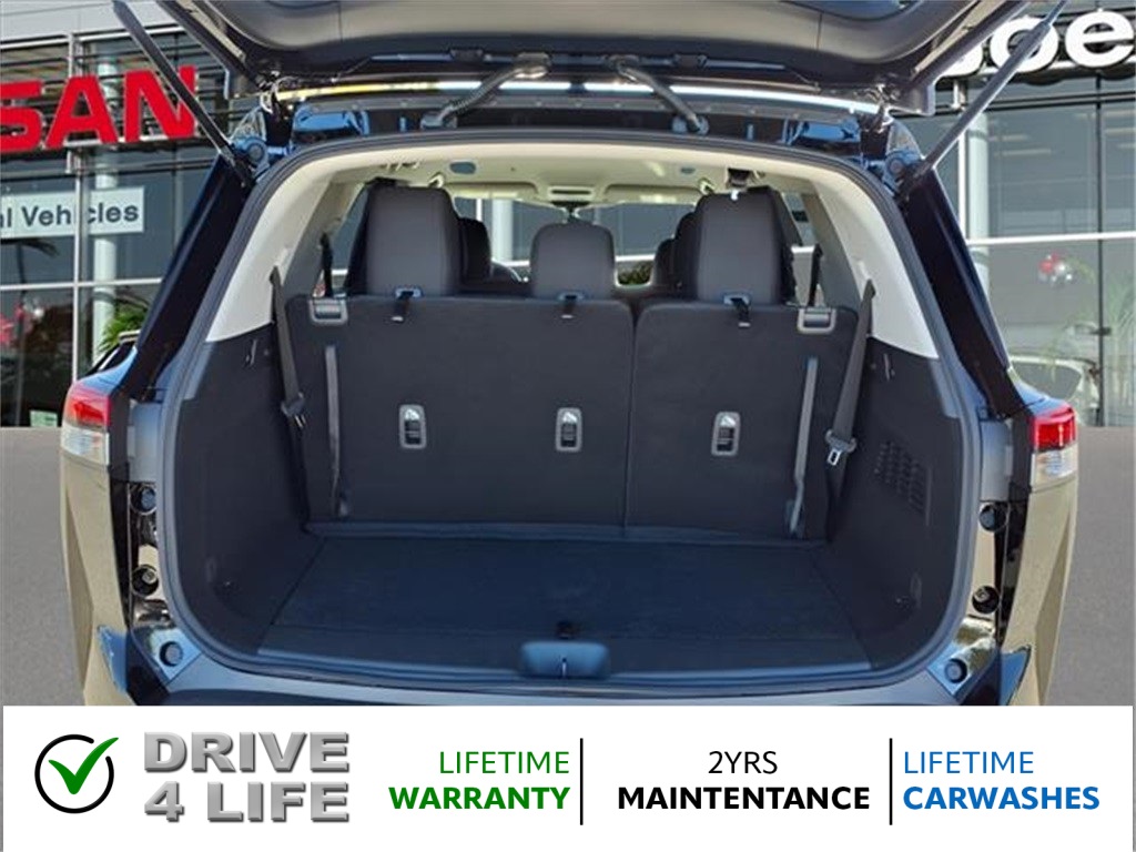 Vehicle image 10 of 24