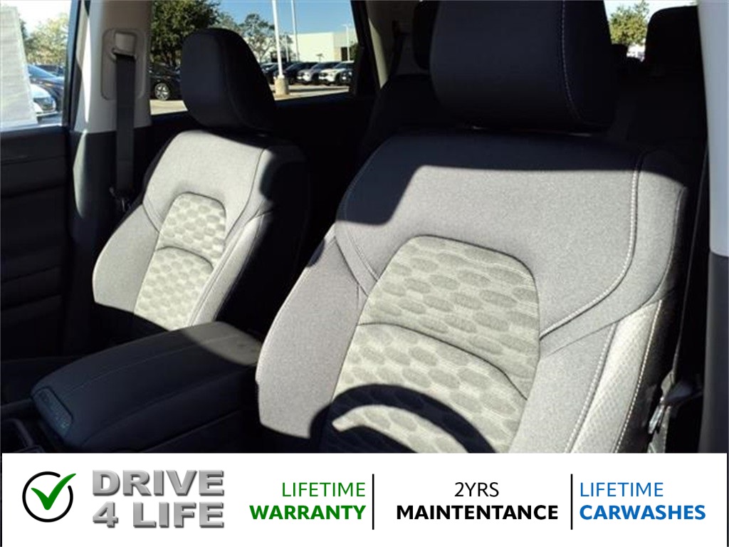 Vehicle image 14 of 24