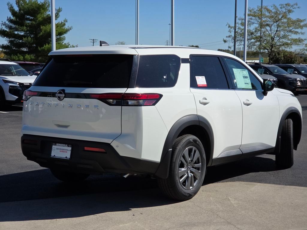 2025 Nissan Pathfinder S Image 6 of 31