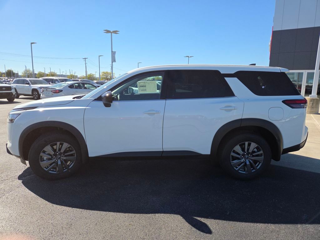 2025 Nissan Pathfinder S Image 9 of 31