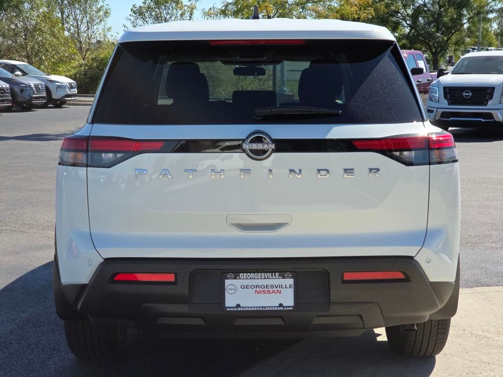 2025 Nissan Pathfinder S Image 7 of 31