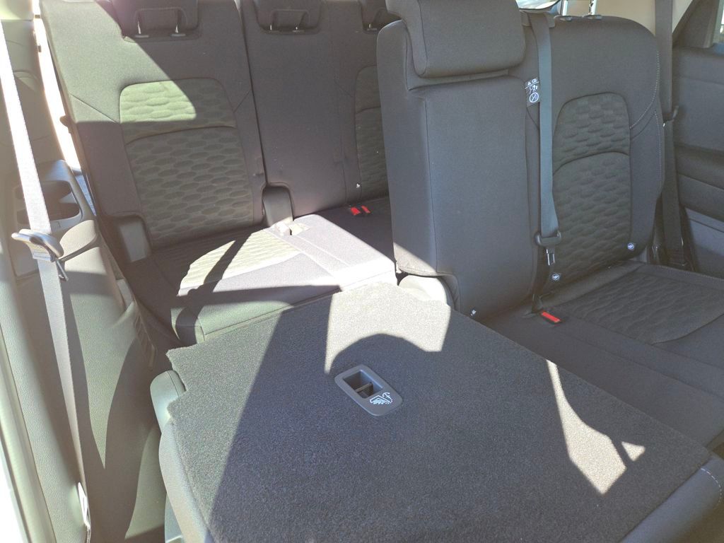 2025 Nissan Pathfinder S Image 14 of 31