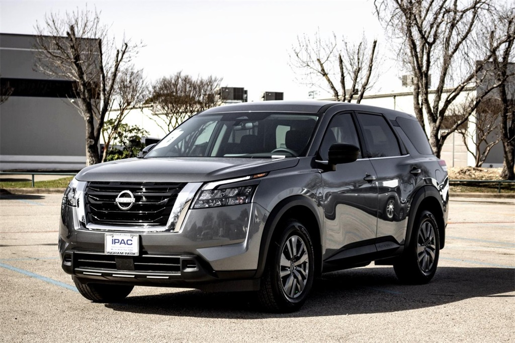 Vehicle image 1 of 25