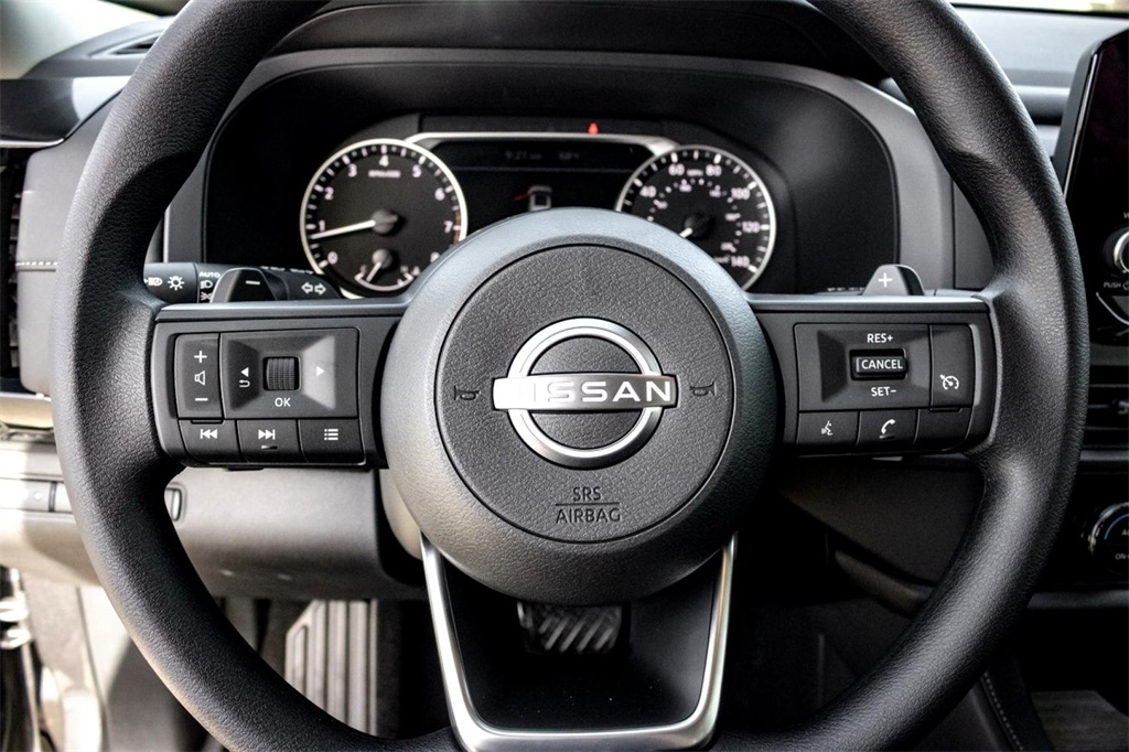 Vehicle image 12 of 25