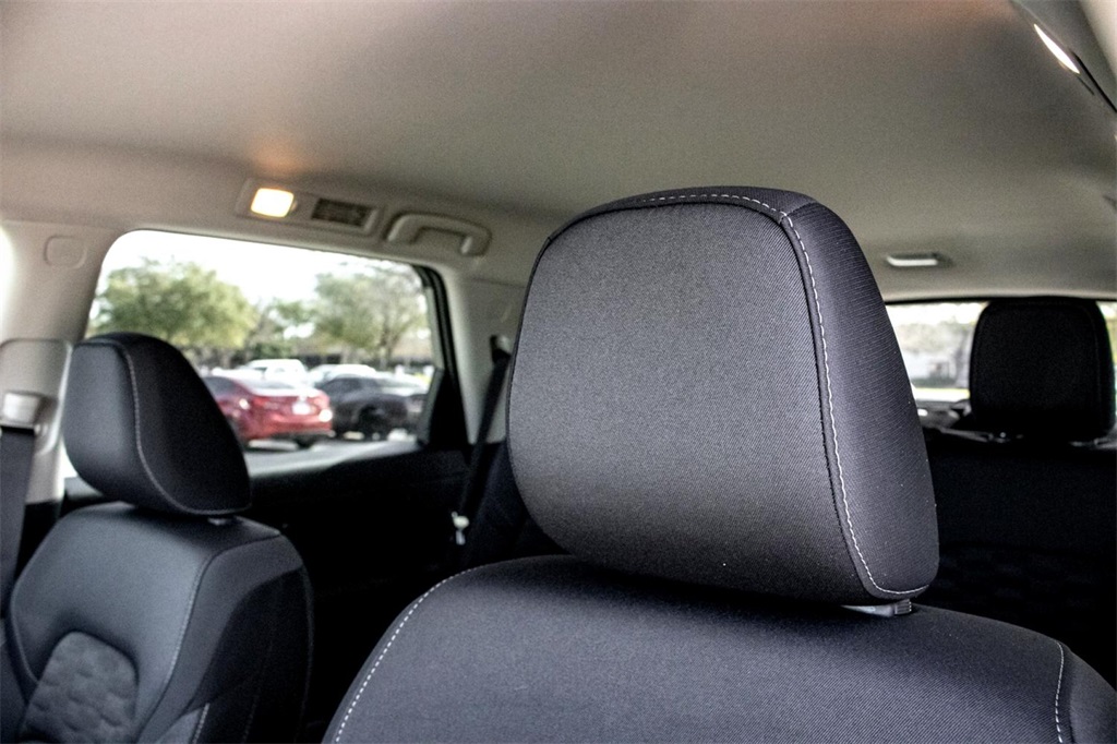 Vehicle image 10 of 25