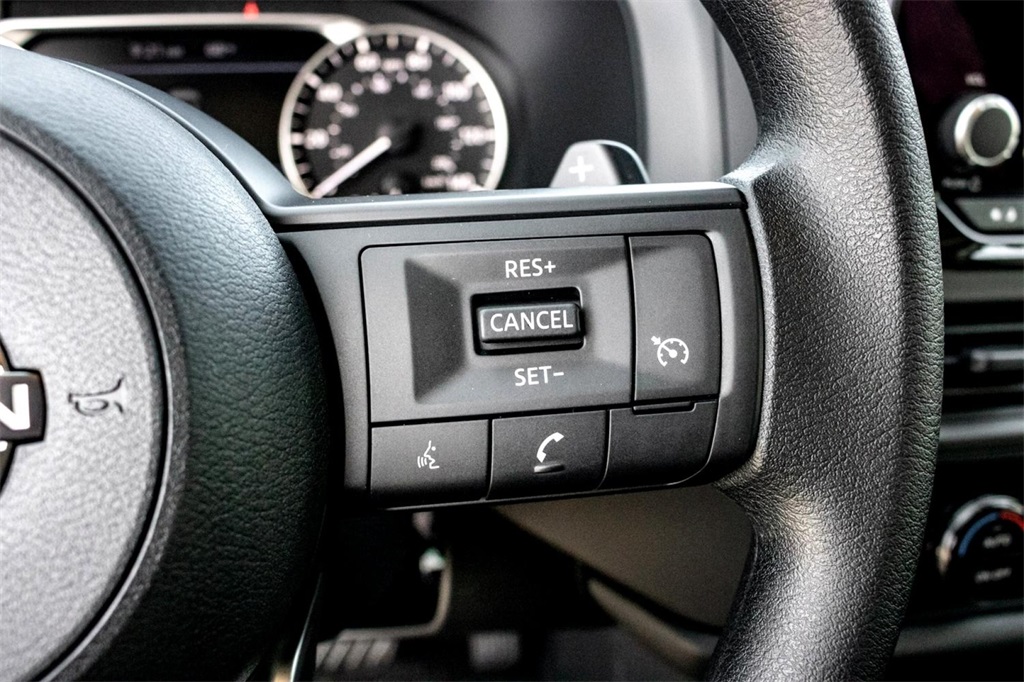 Vehicle image 14 of 25