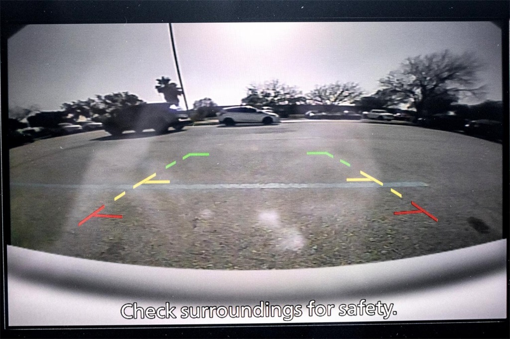 Vehicle image 17 of 25