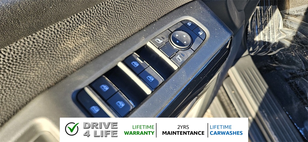 Vehicle image 15 of 24