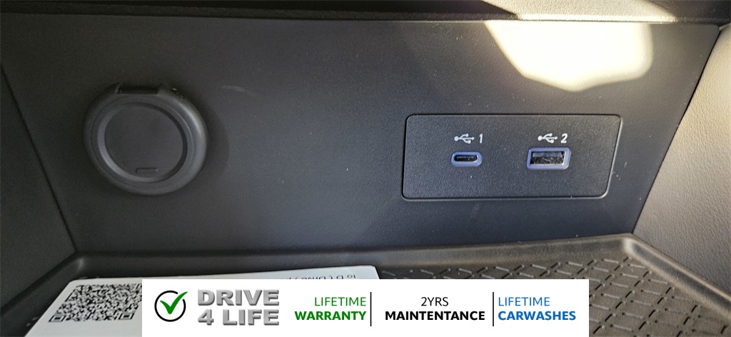 Vehicle image 23 of 24
