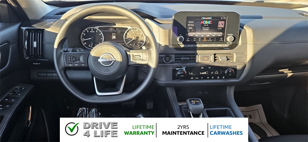 Vehicle image 14 of 24