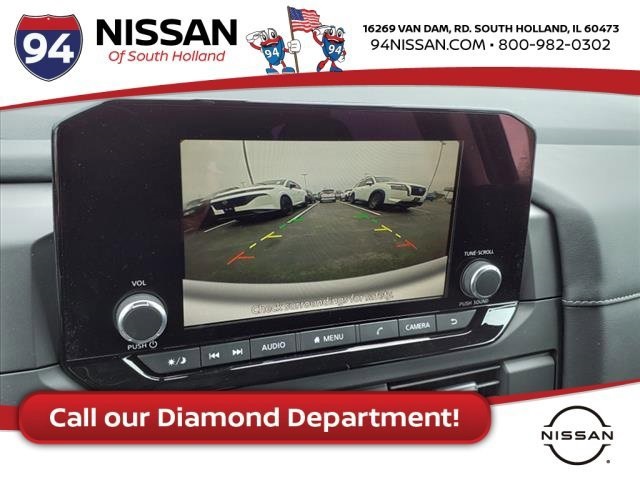 Vehicle image 16 of 21