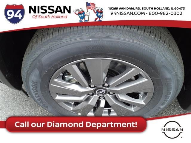 Vehicle image 9 of 21