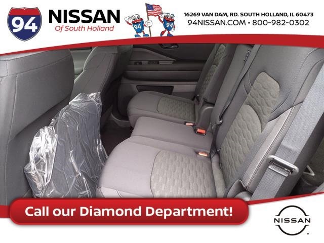 Vehicle image 13 of 21