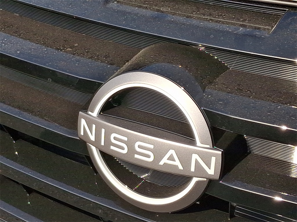 Vehicle image 5 of 6