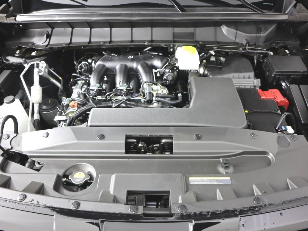 Vehicle image 10 of 32