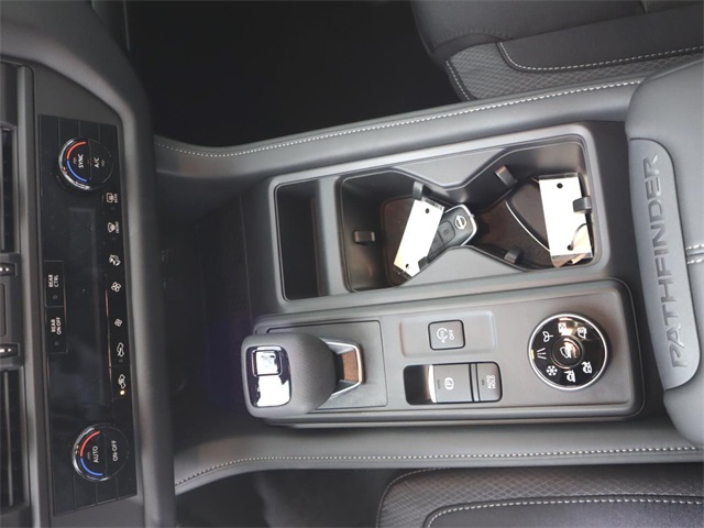 Vehicle image 16 of 32