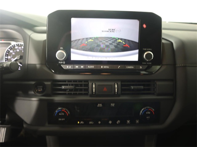 Vehicle image 15 of 32