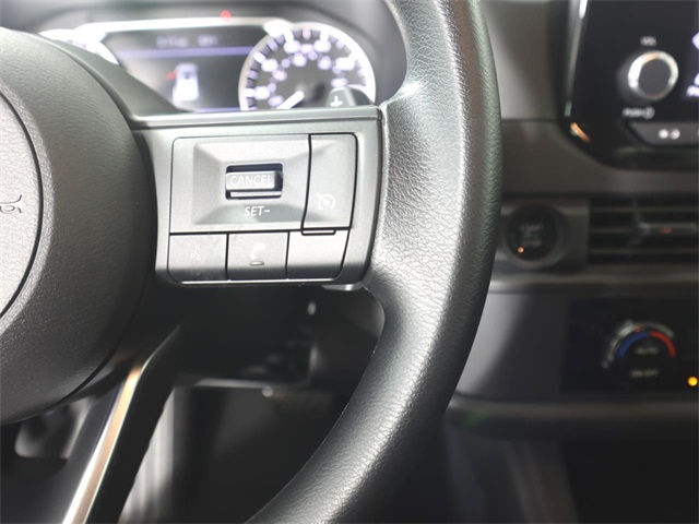 Vehicle image 17 of 32